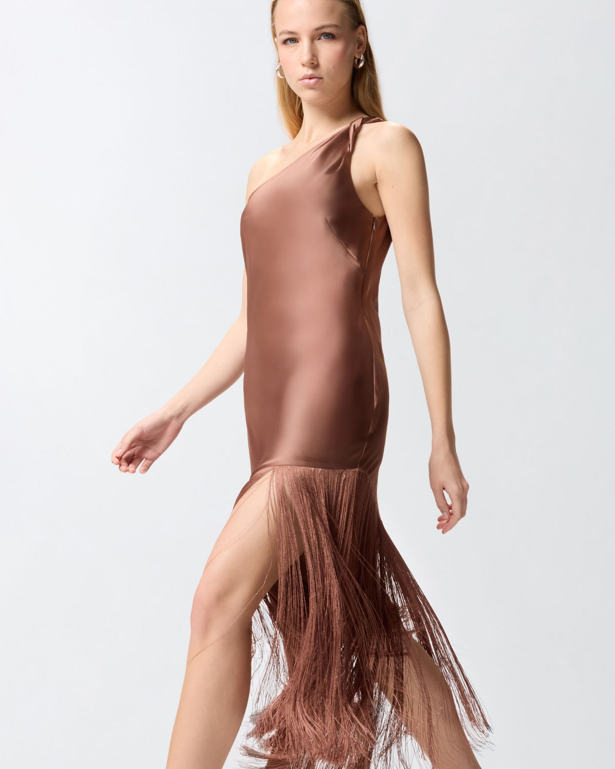 KIWI ABITO SATIN CON FRANGE - BROWN