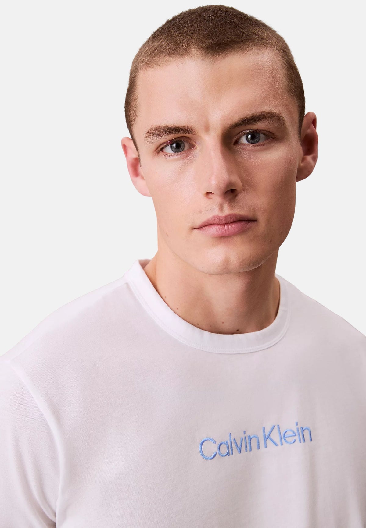 S/S CREW NECK - CLASSIC WHITE W/BLUE DESCENT LOGO