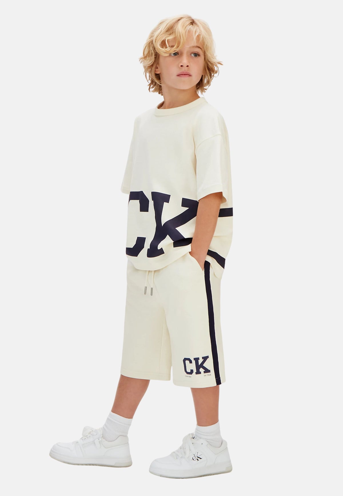 VARSITY RELAXED SHORTS - WHITE